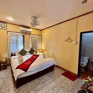 https://rosie-place.hotelsluangprabang.com
